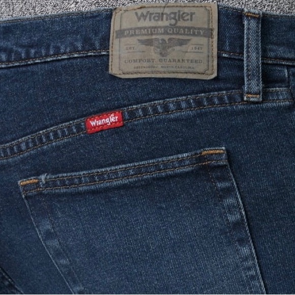 WRANGLER 5-Star Relaxed Fit Jeans. 32” X 32” NWT - Picture 7 of 11